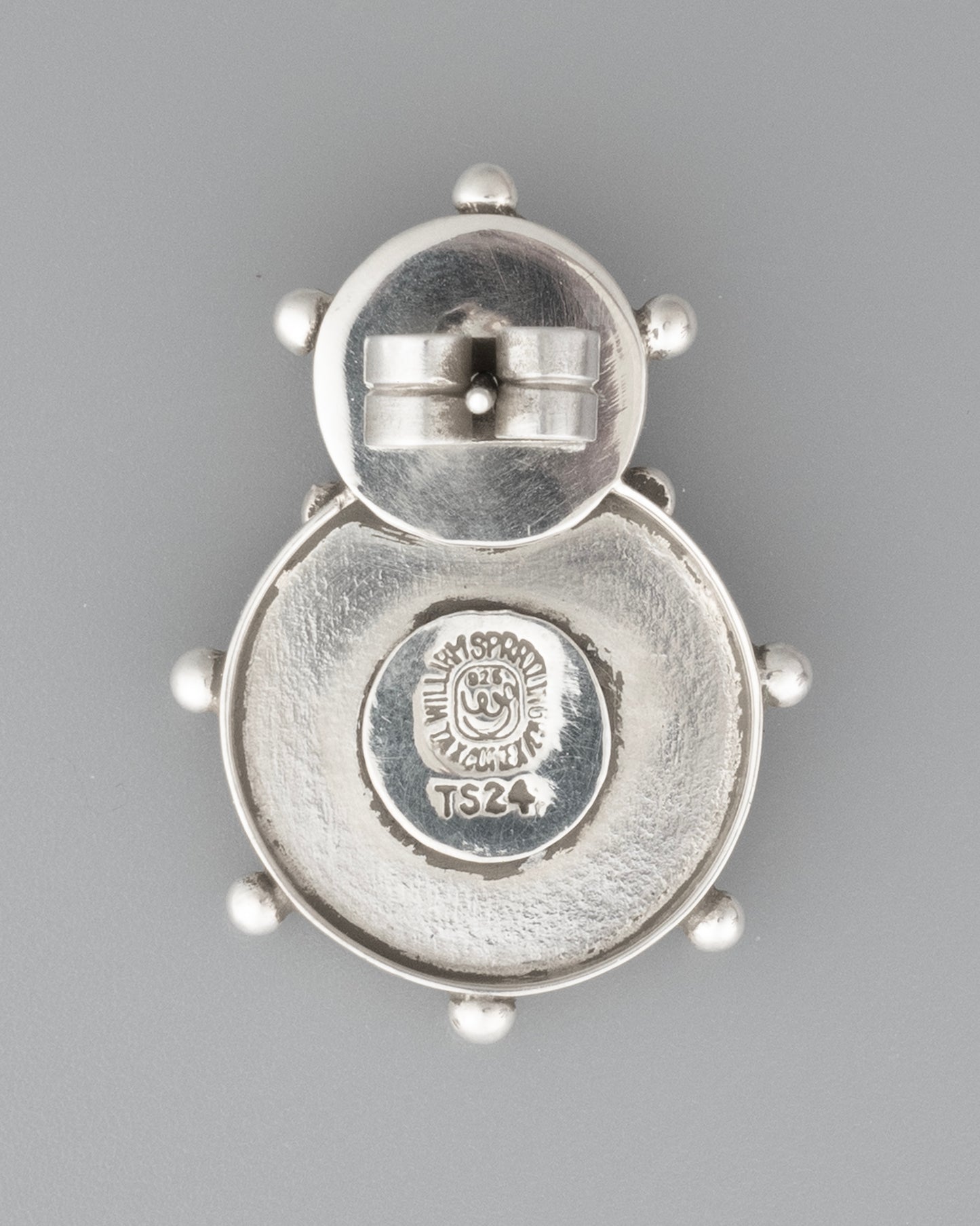 ear CS38