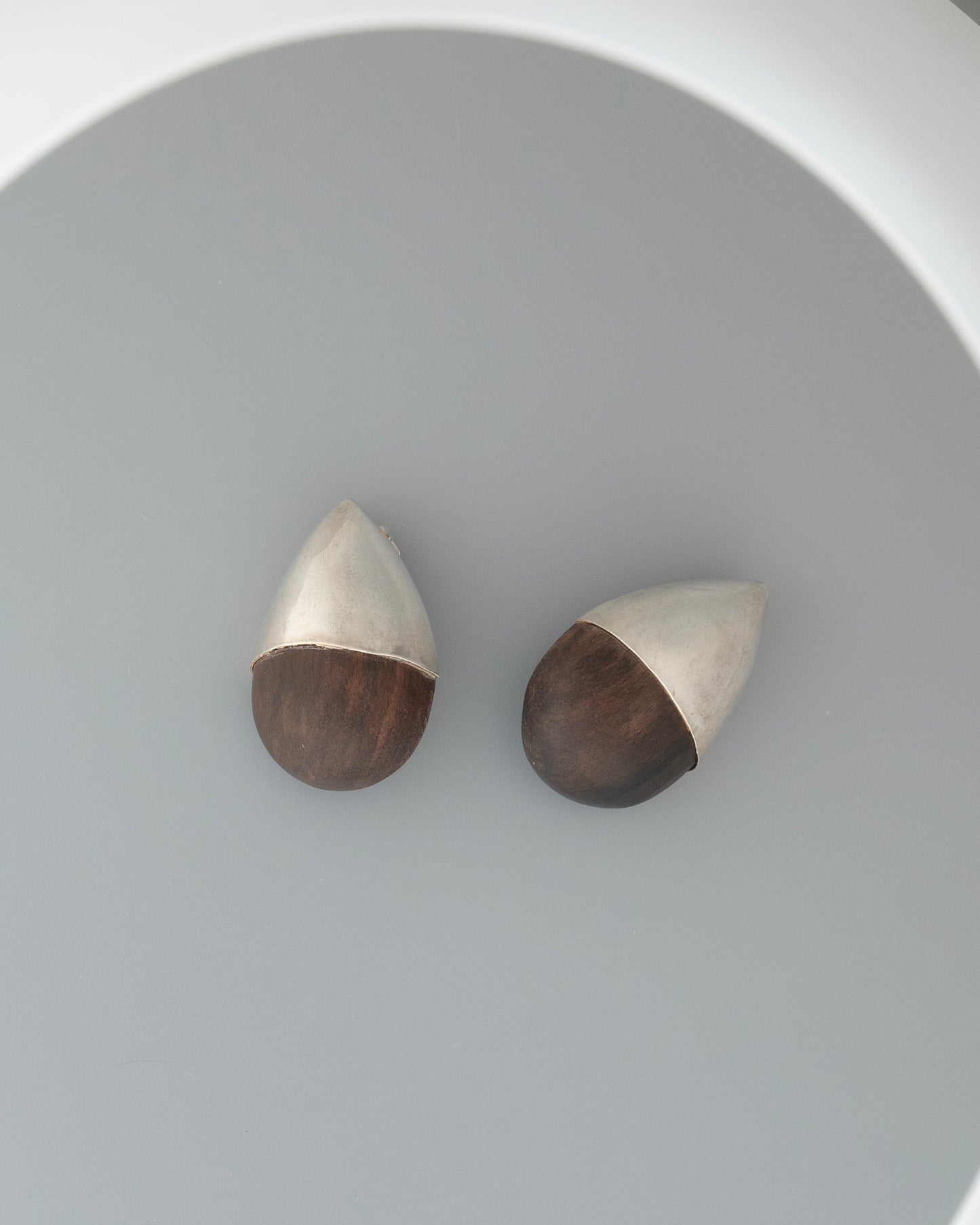 ear O2533