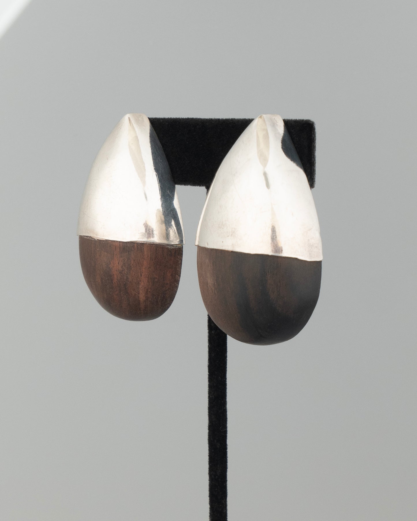 ear O2533