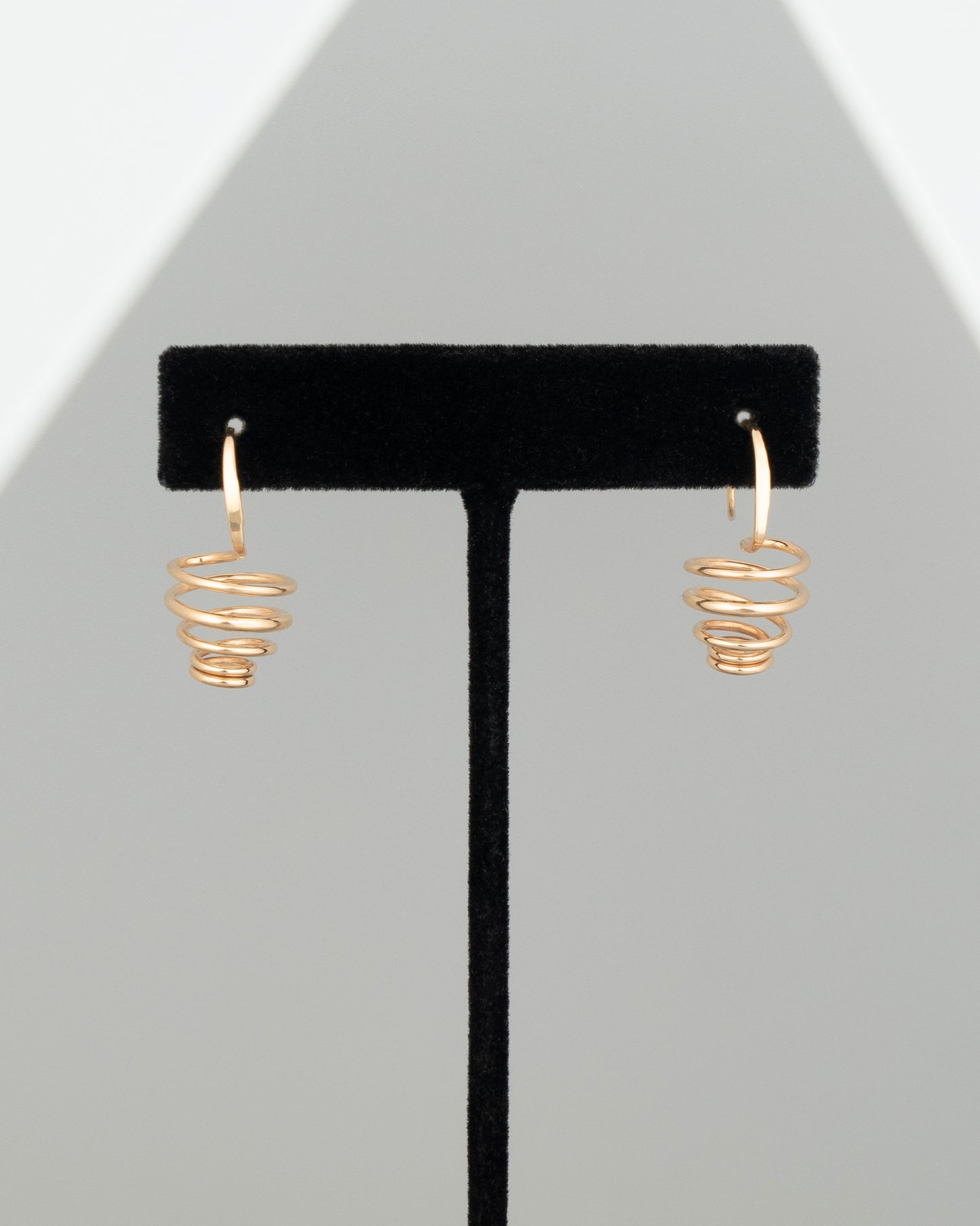 ear O2537