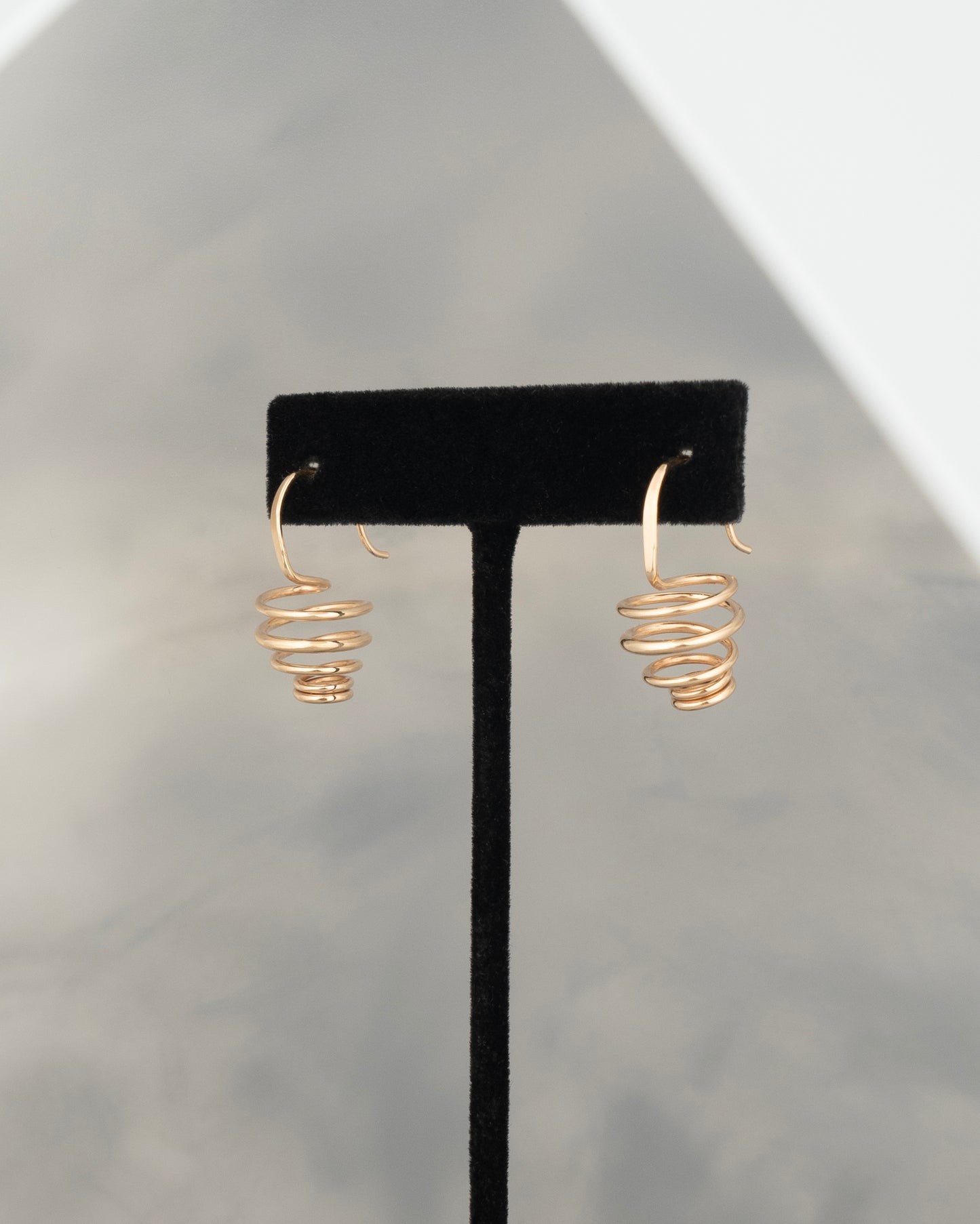 ear O2537