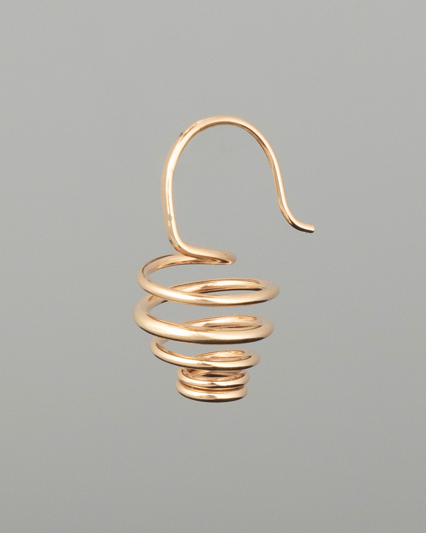 ear O2537
