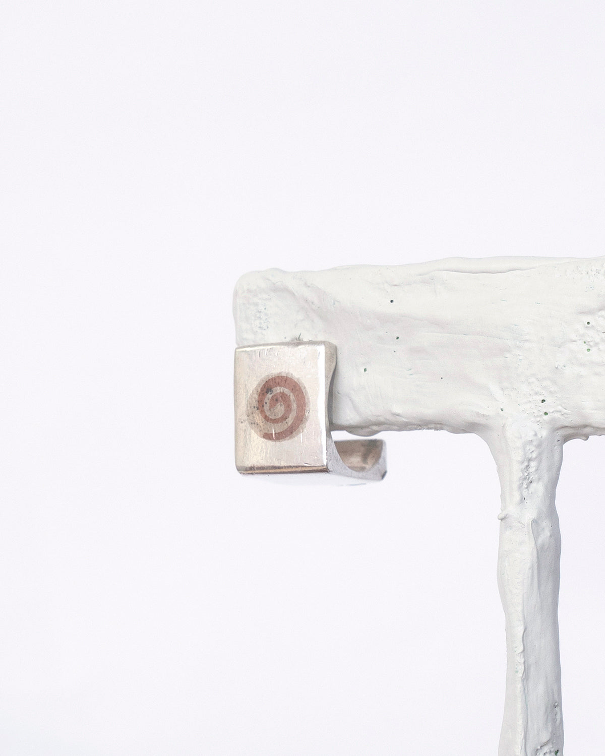ear A2305