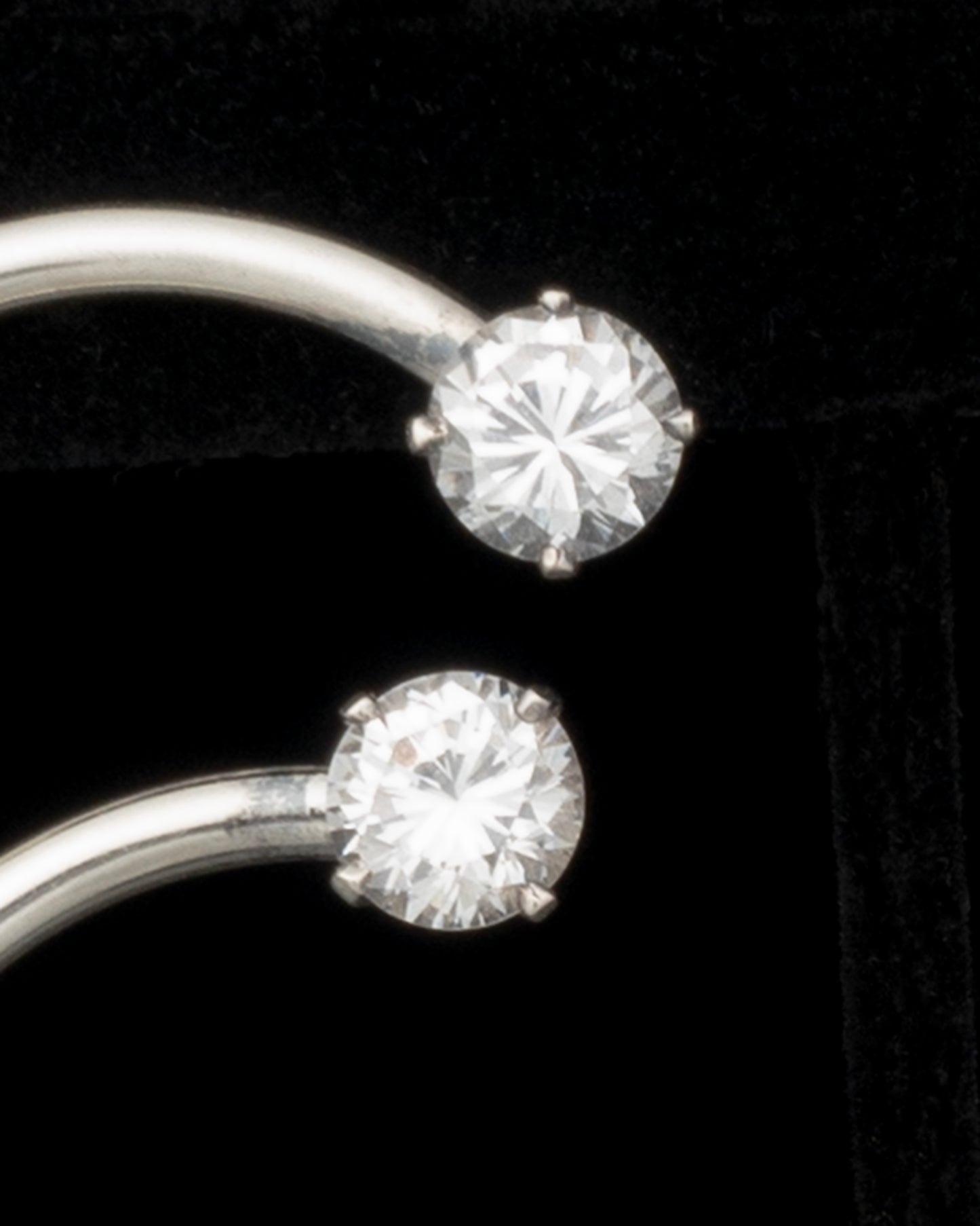 ear J2559