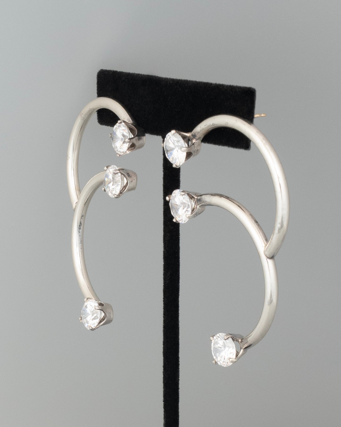 ear J2559