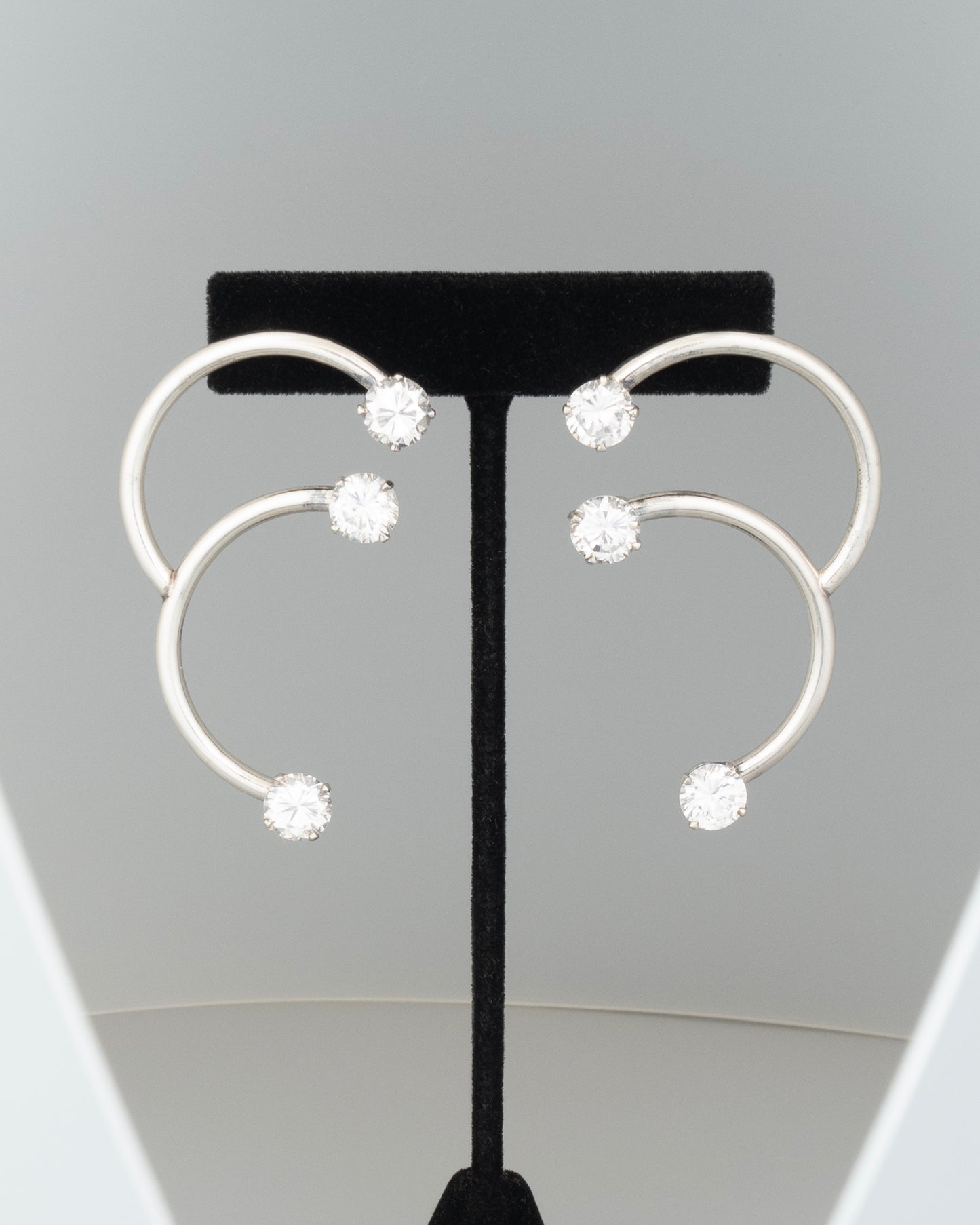 ear J2559