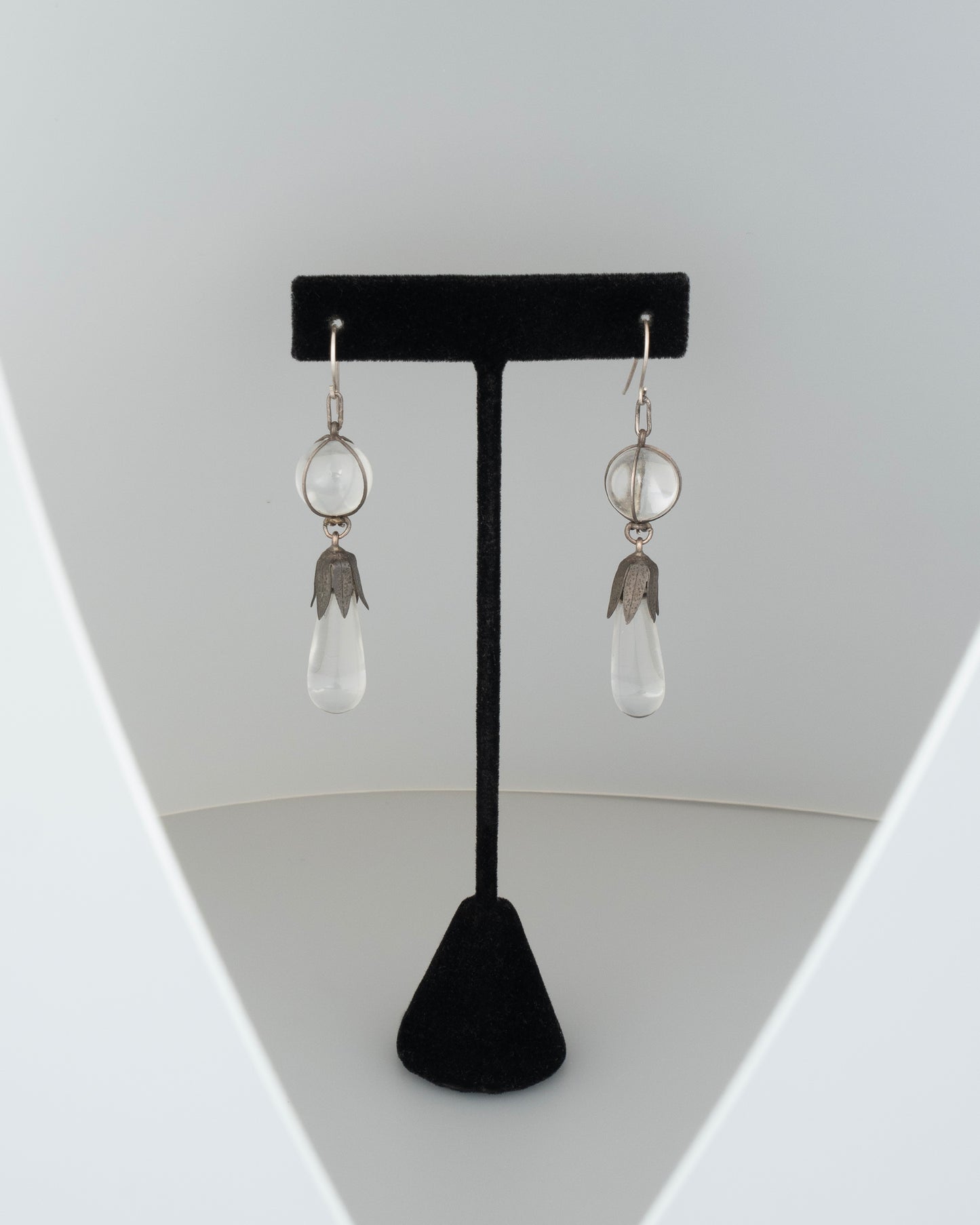 ear J2561