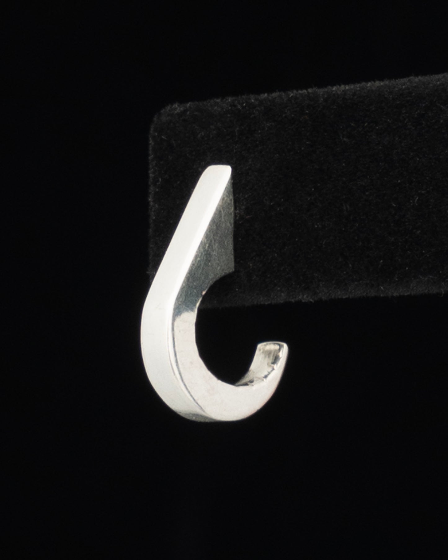 ear J2566