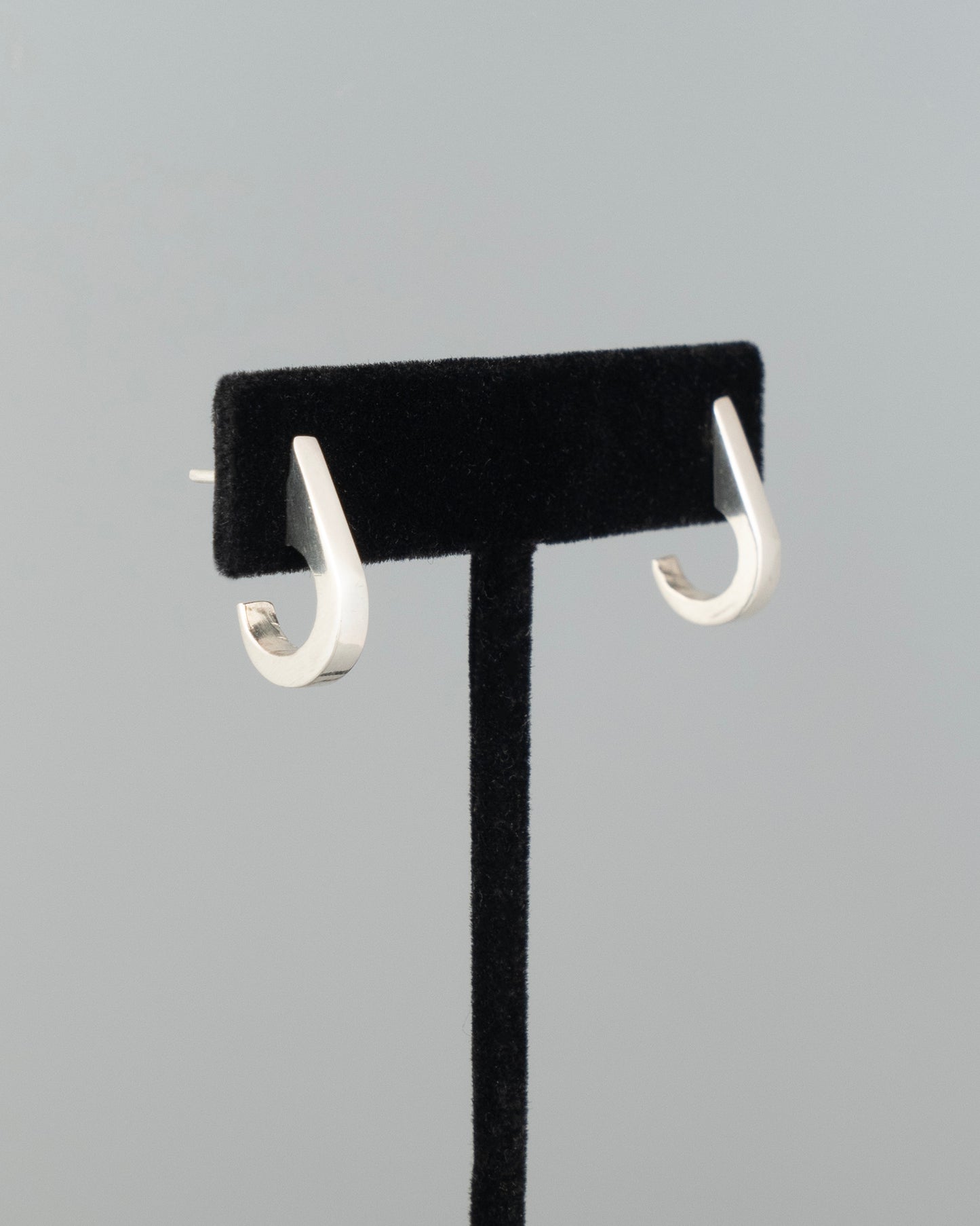 ear J2566