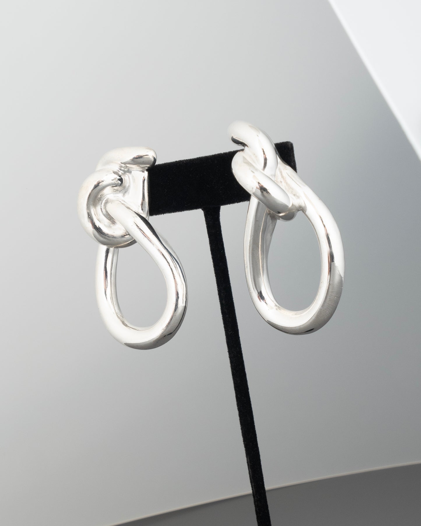 ear A2512