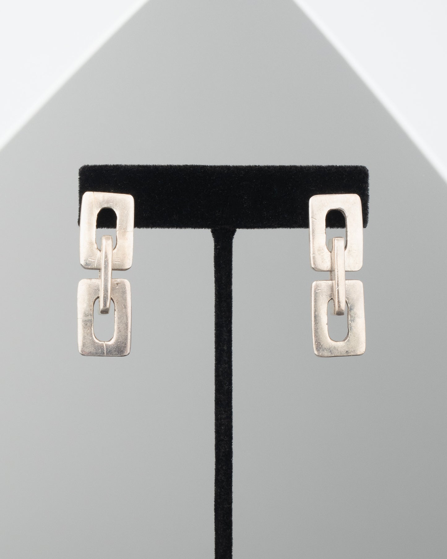 ear A2513