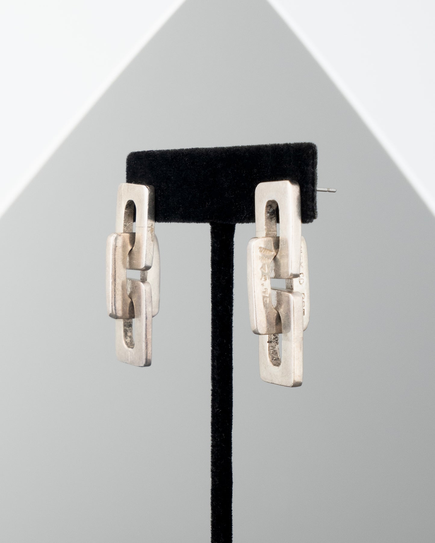 ear A2513