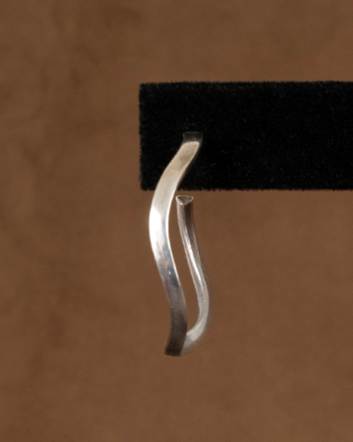 ear J2515
