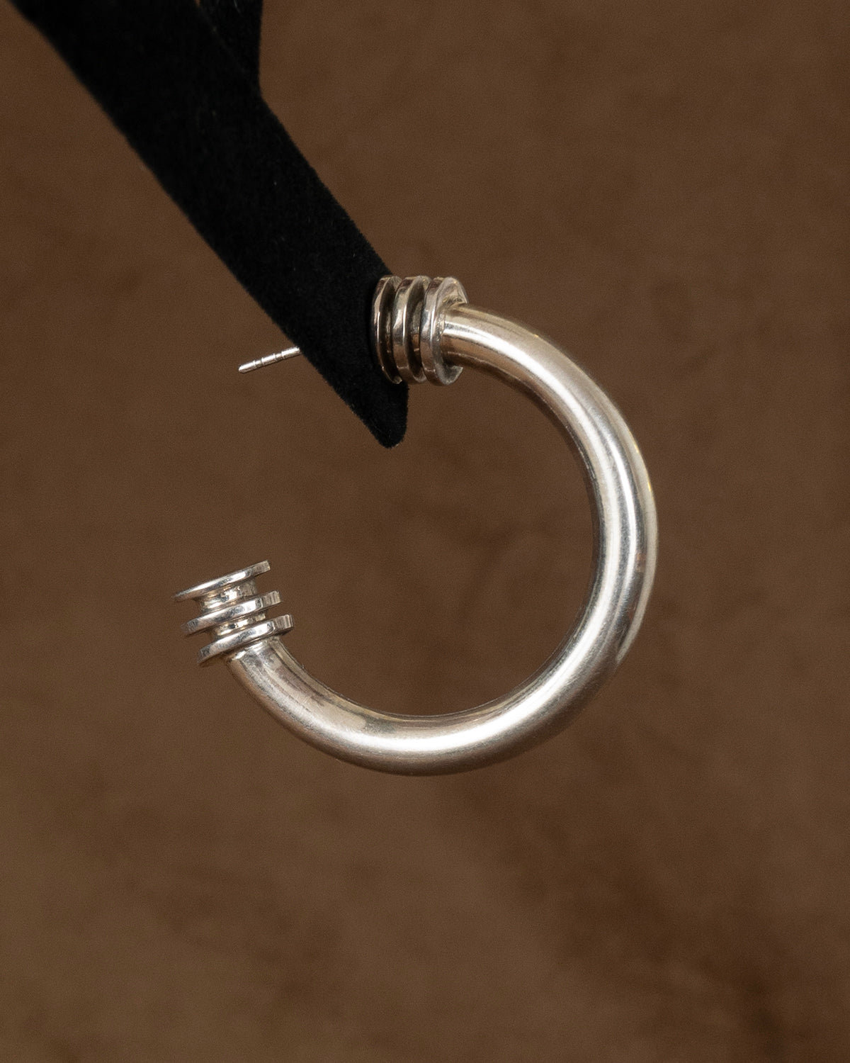 ear D2401