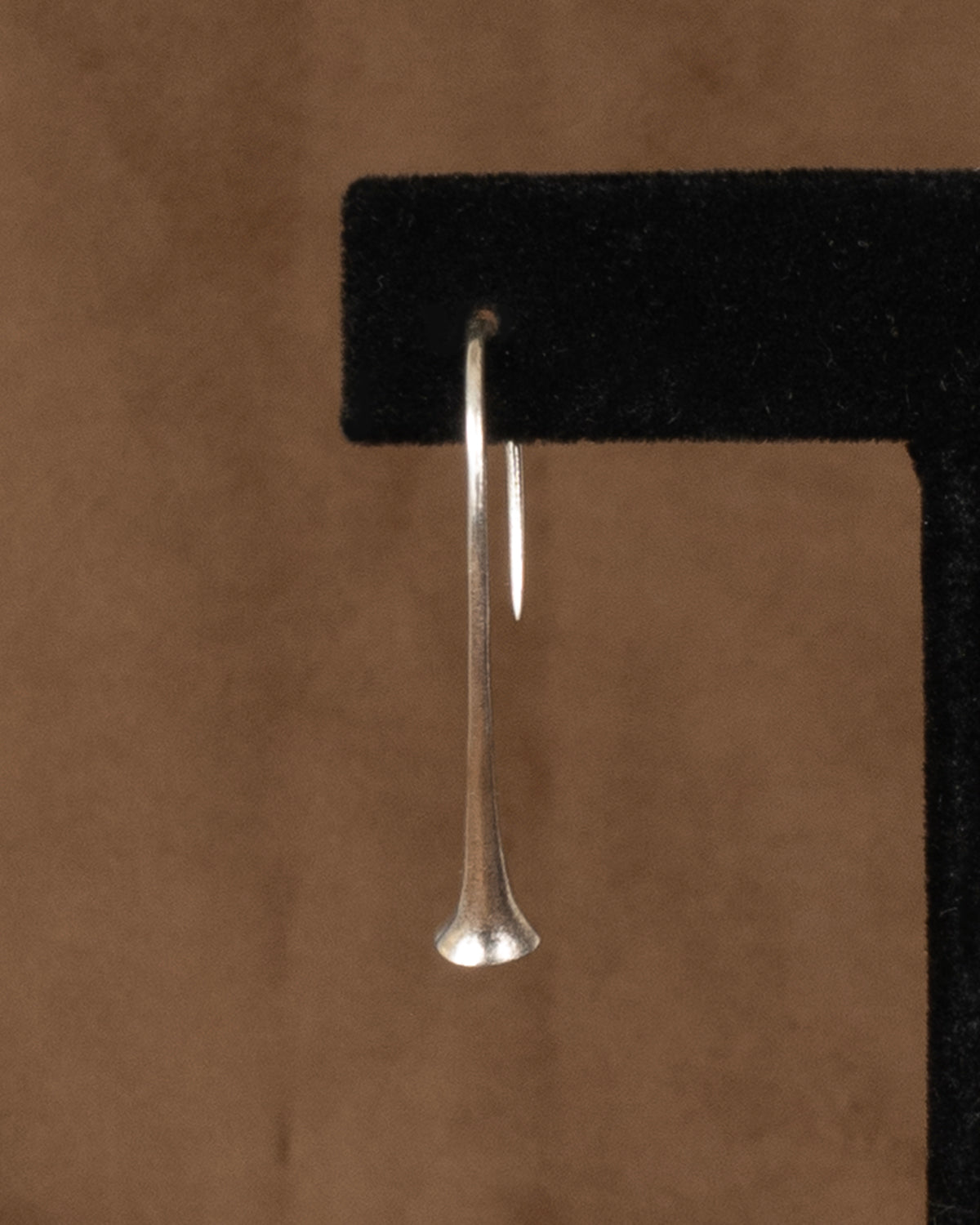 ear D2405