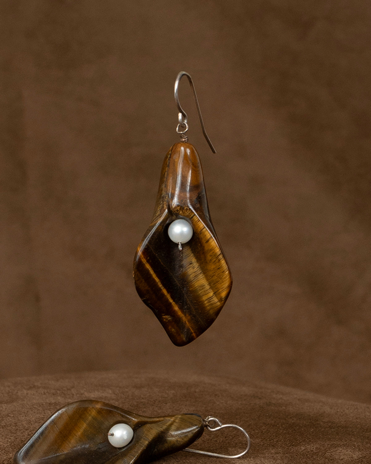 ear D2413