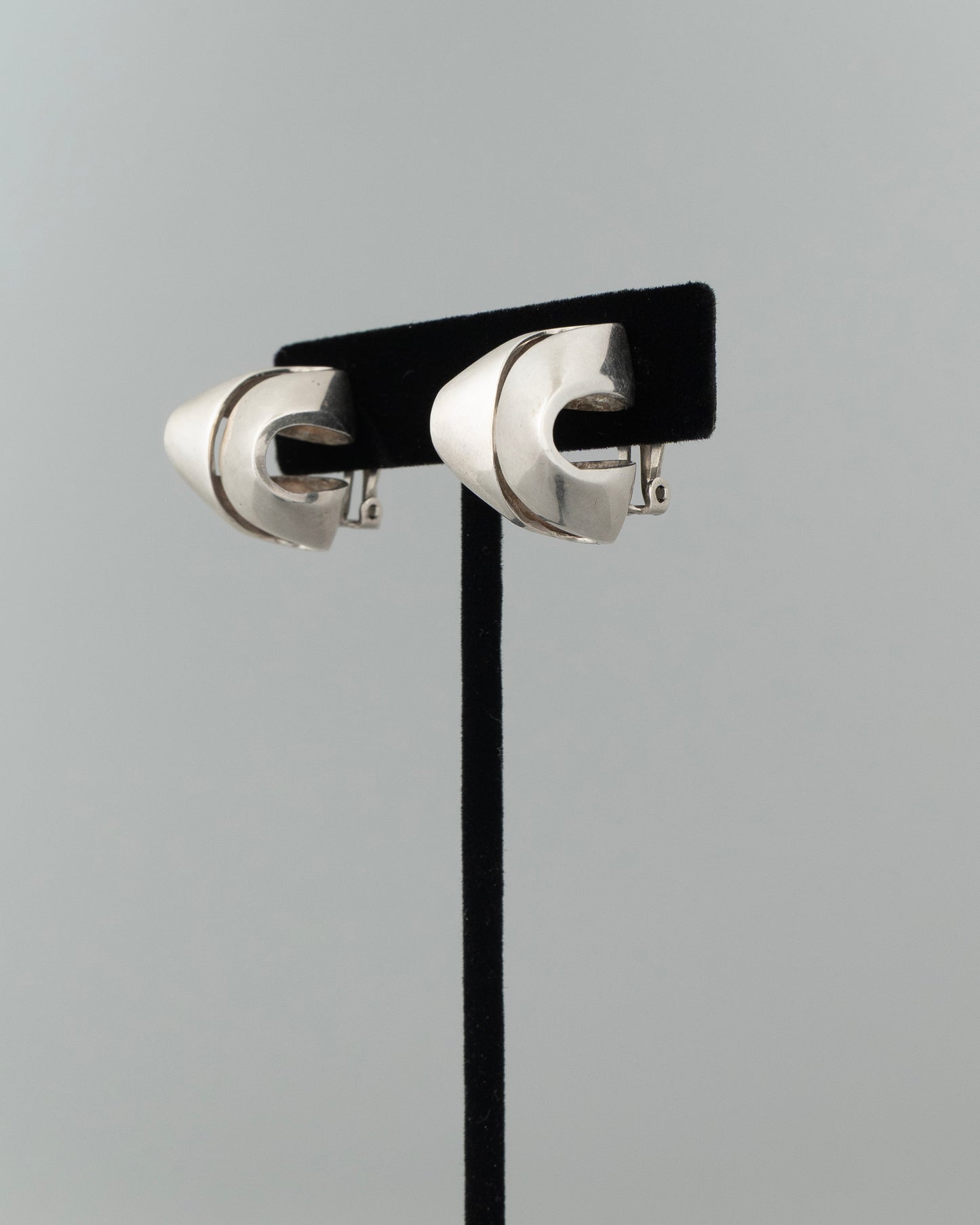 ear A2624