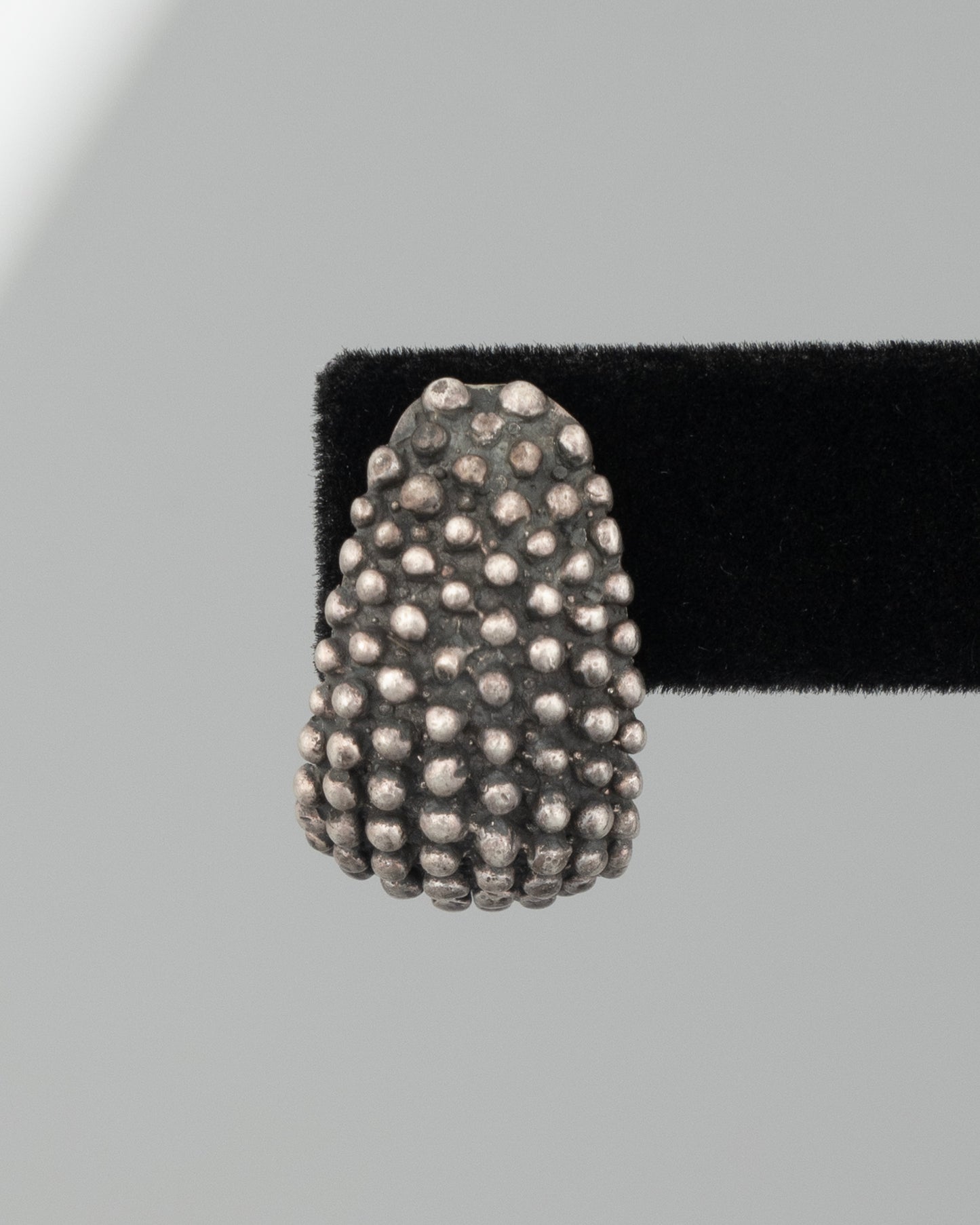 ear O2532