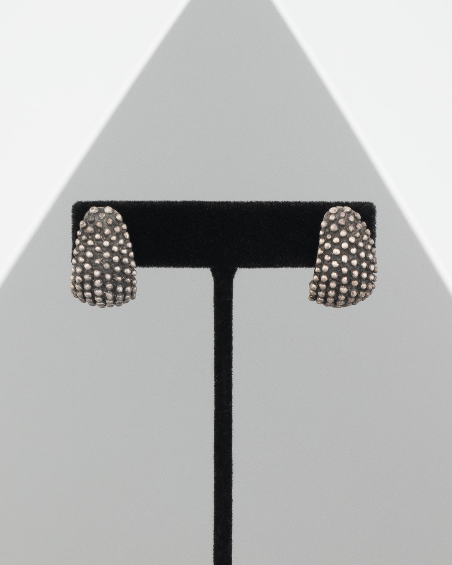 ear O2532