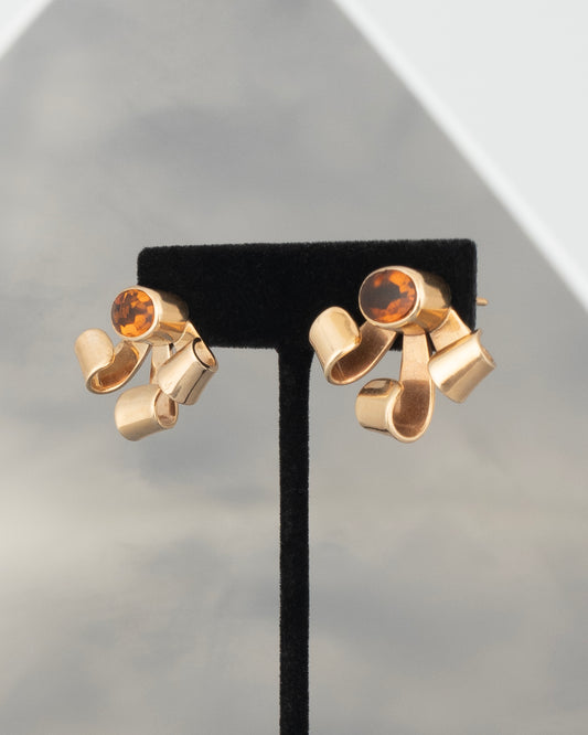 ear O2536