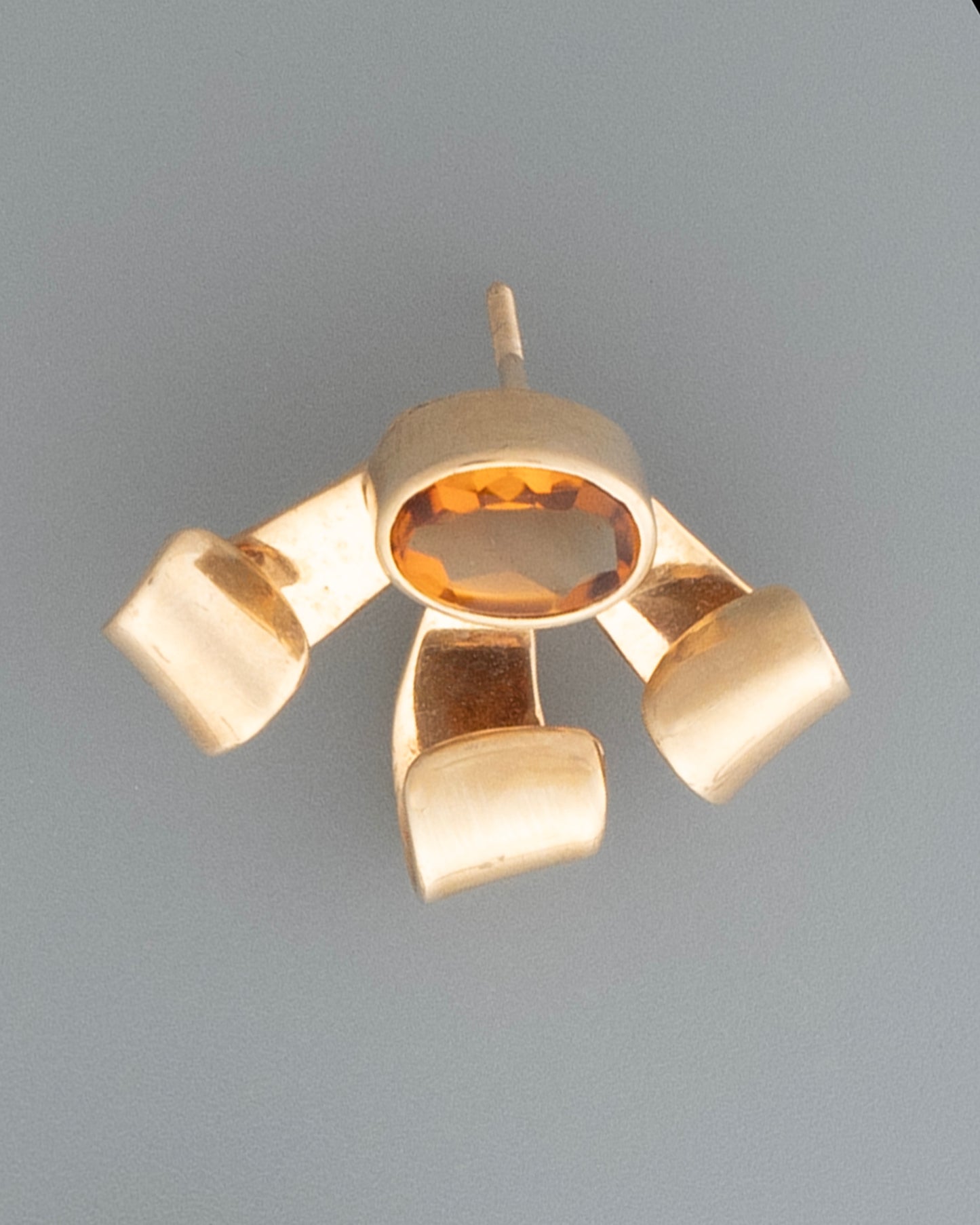 ear O2536