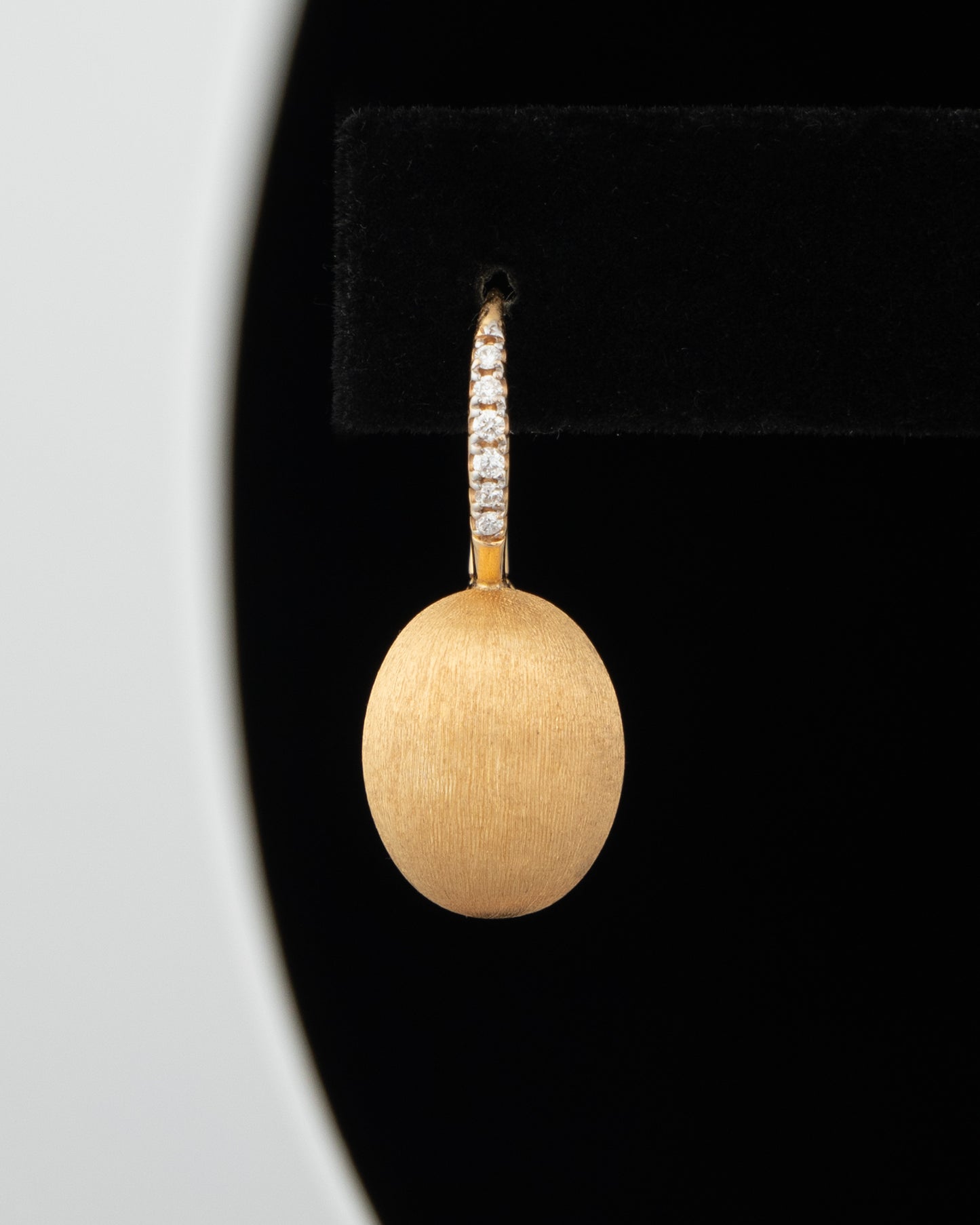 ear F2612