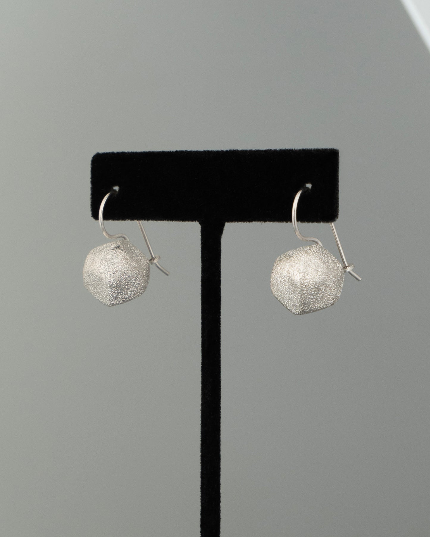 ear F2613
