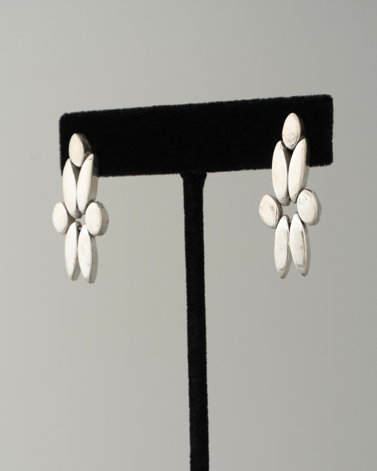 ear F2616