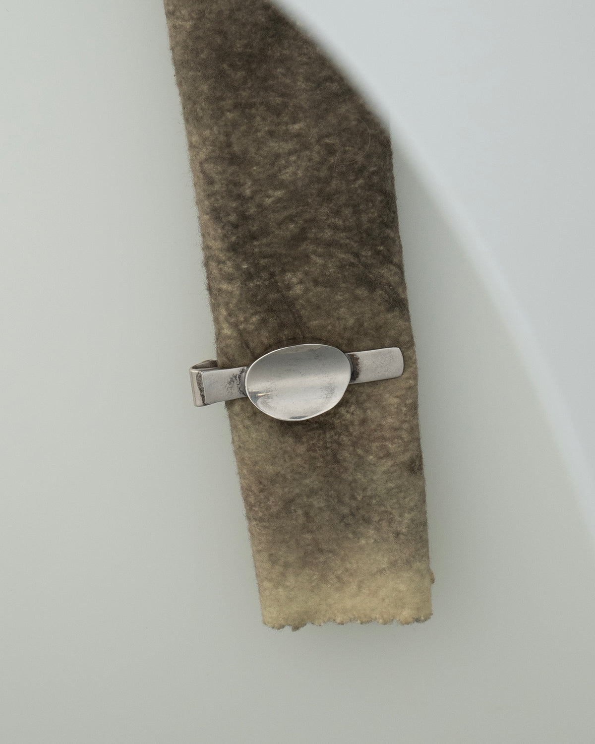 clip A2689