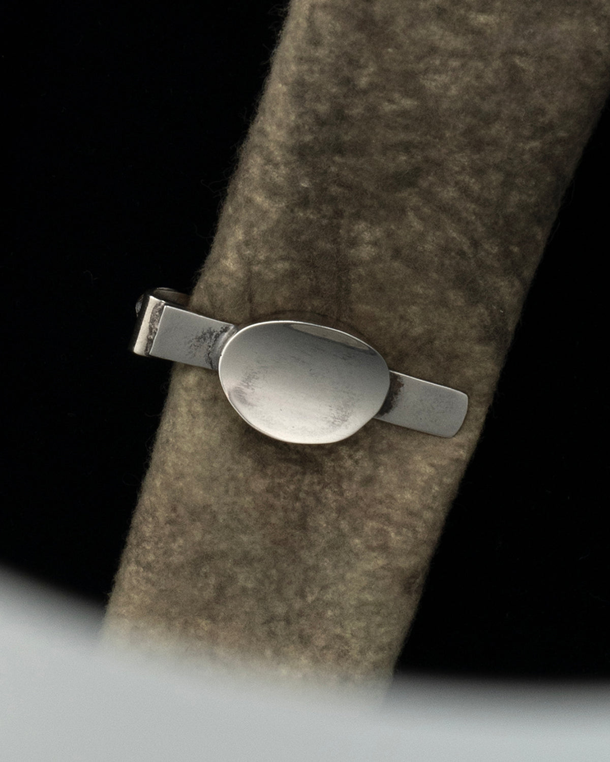 clip A2689