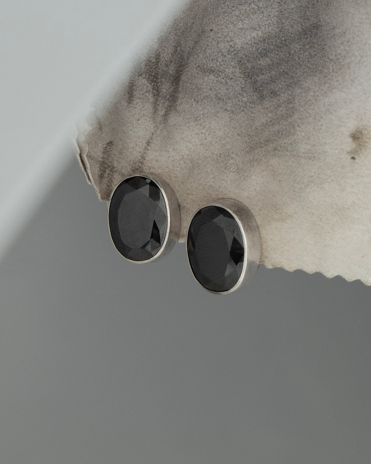ear A2673