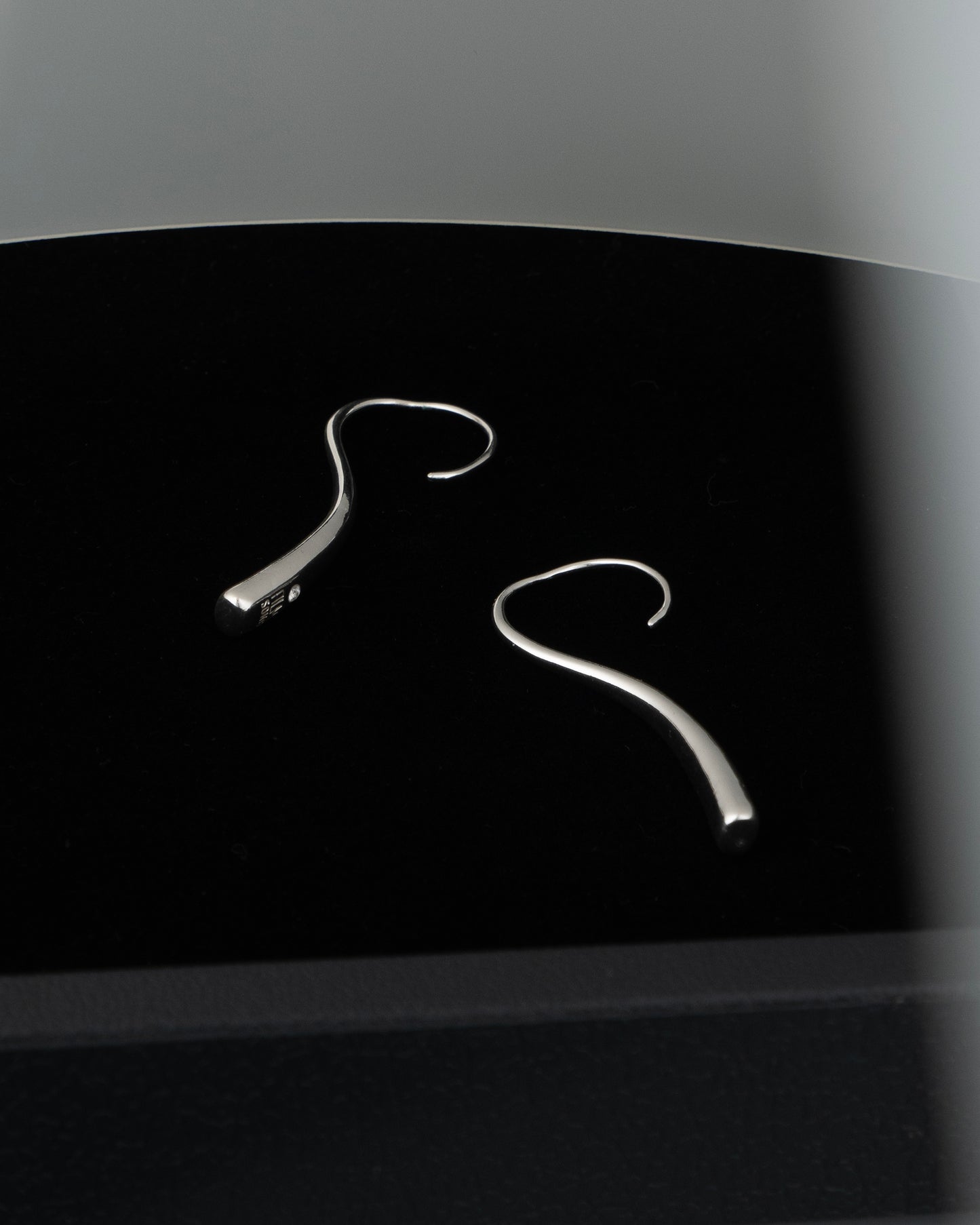 ear J26135