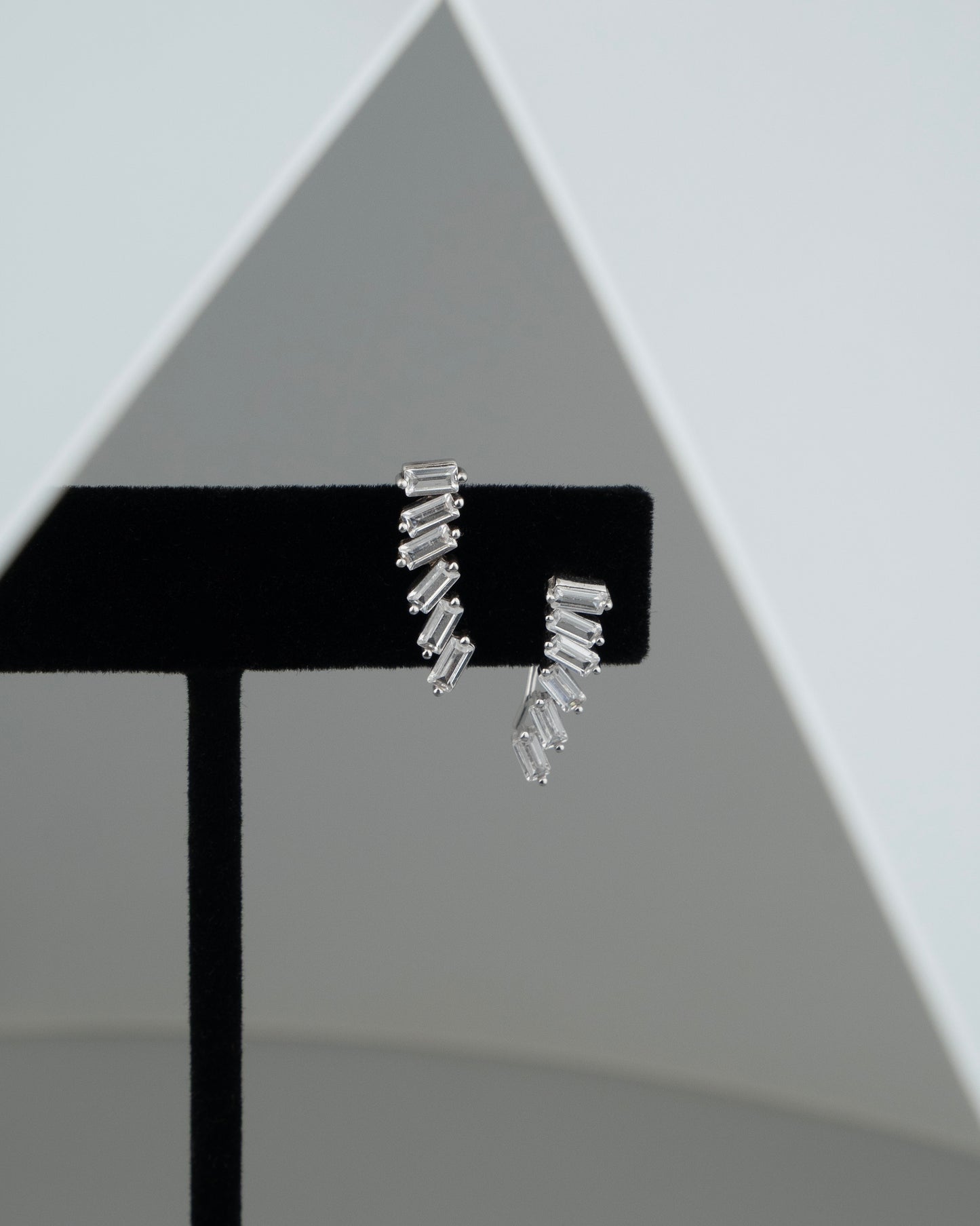 ear J26137