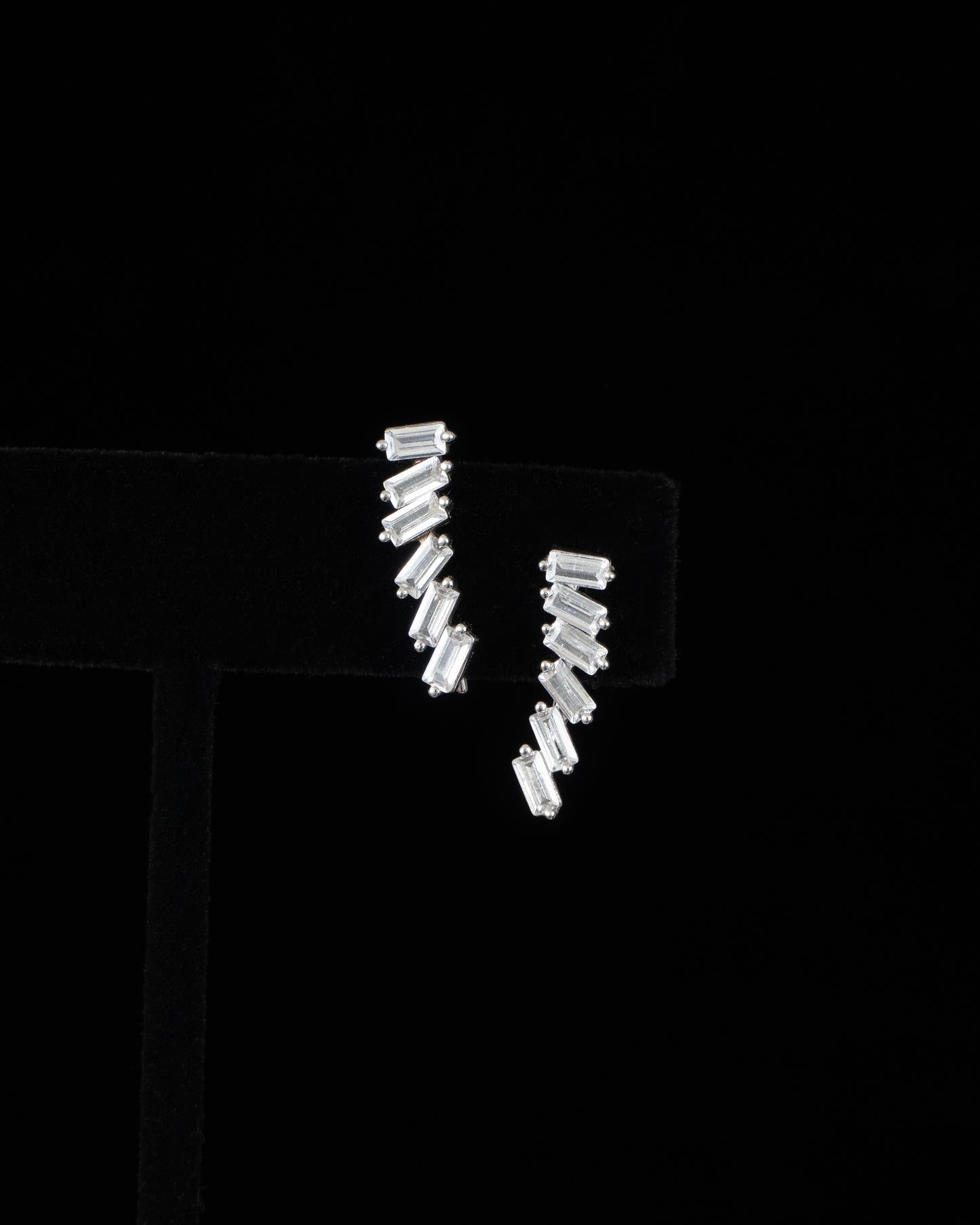 ear J26137