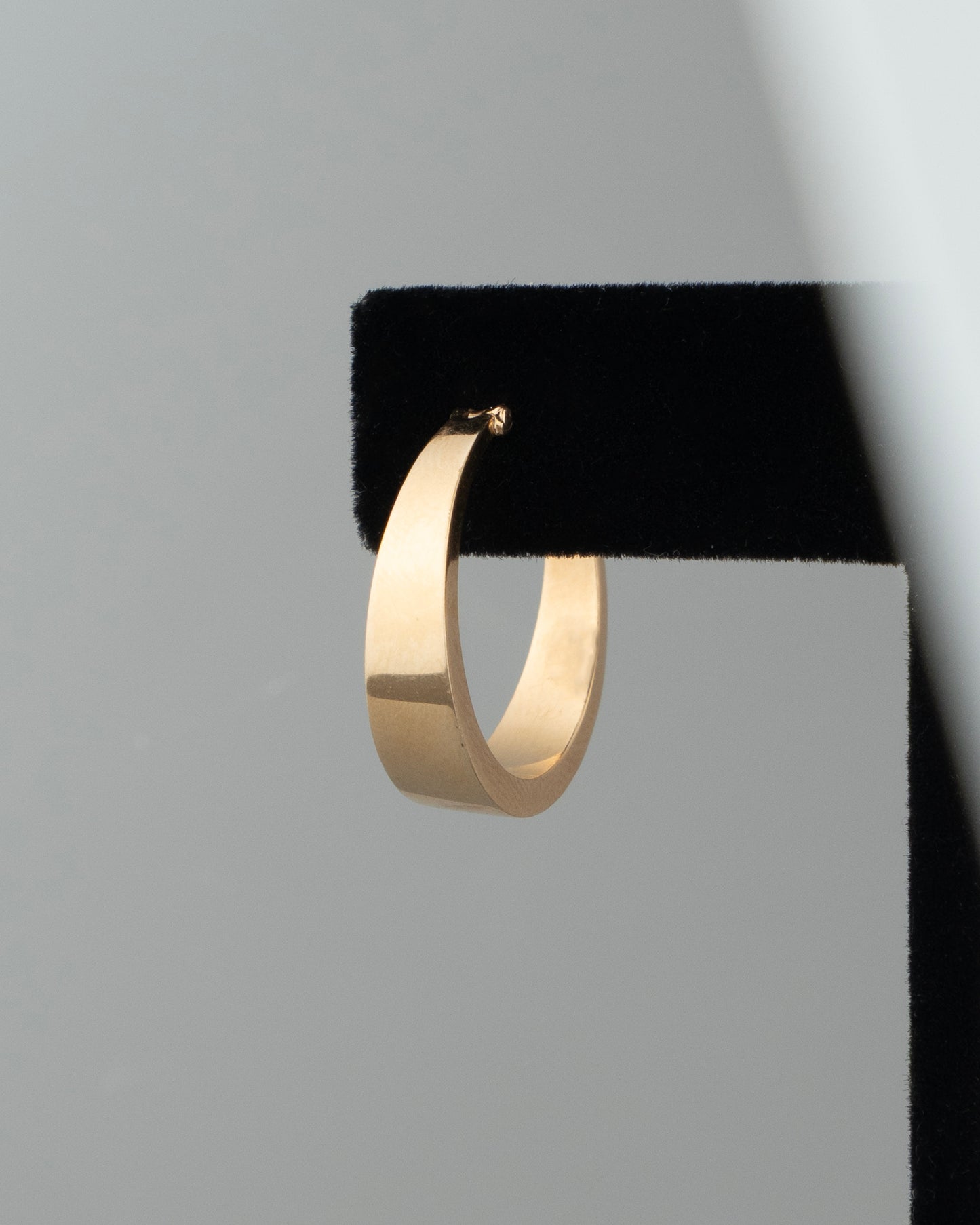 ear J26143