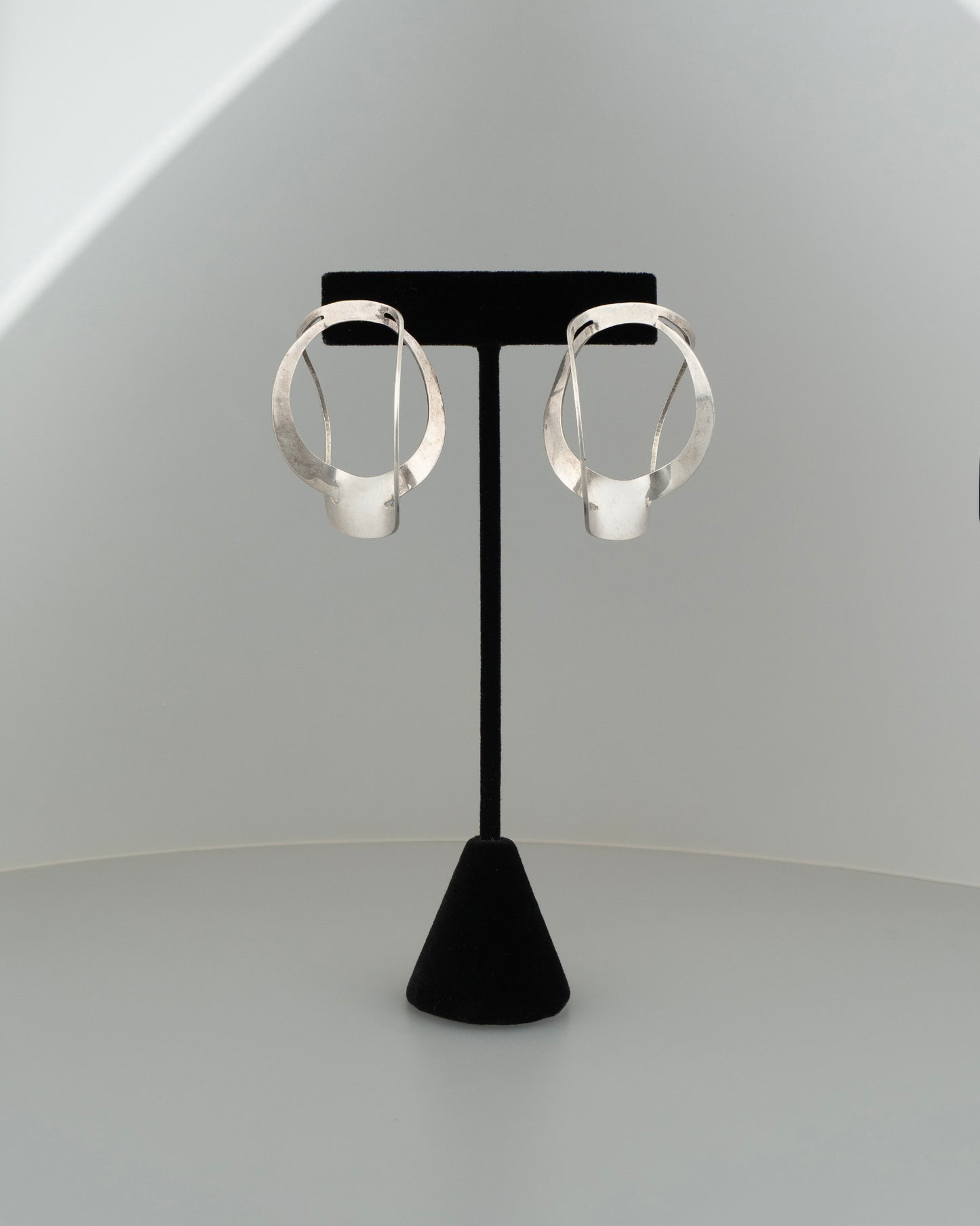 ear J2670