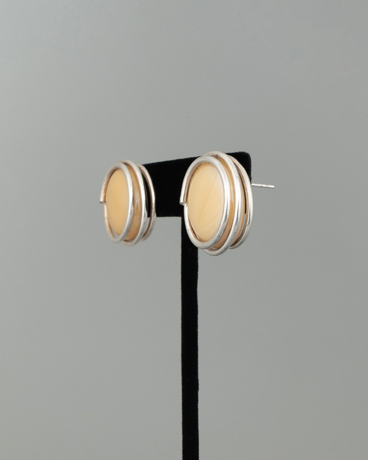ear J2671