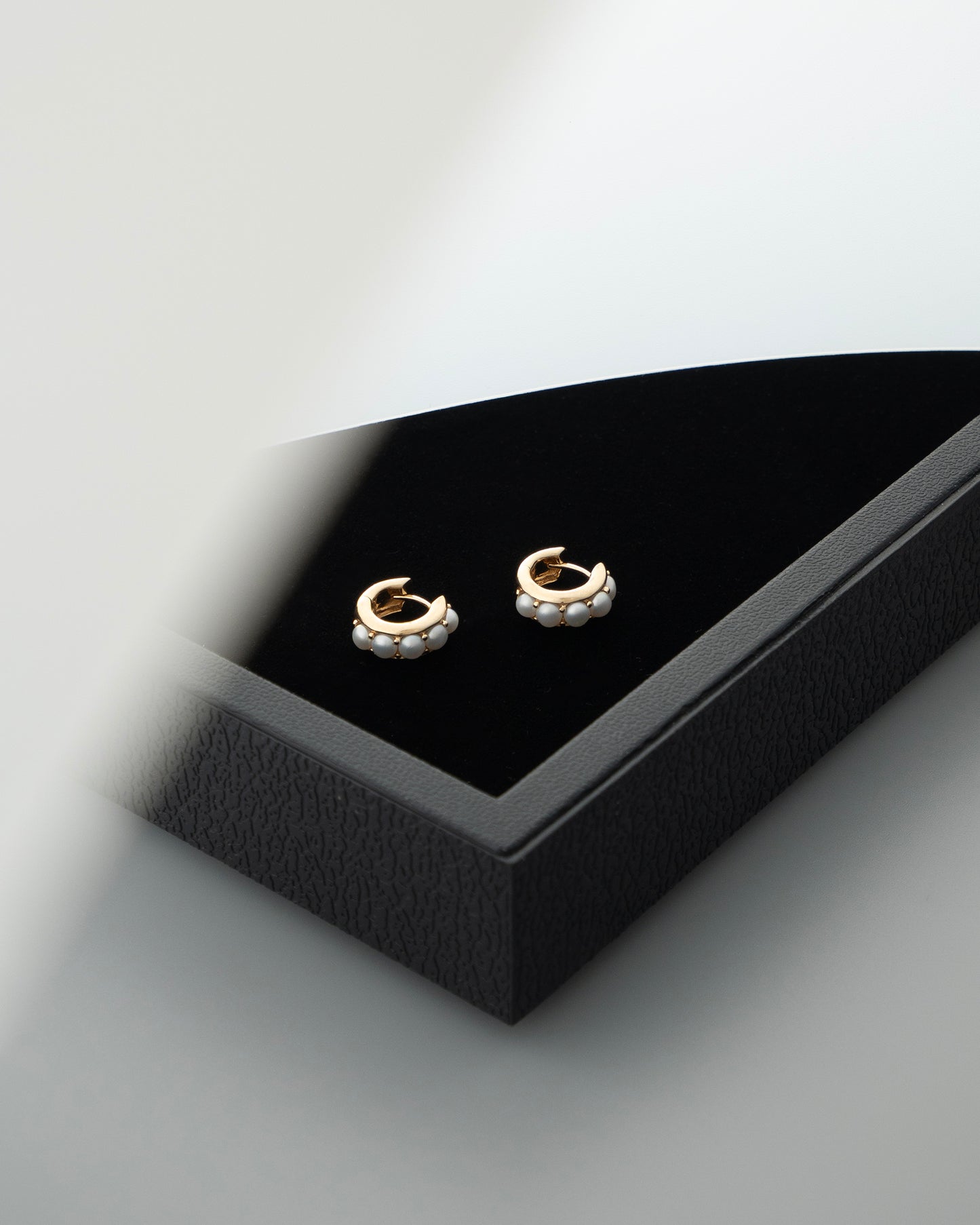 ear J2676