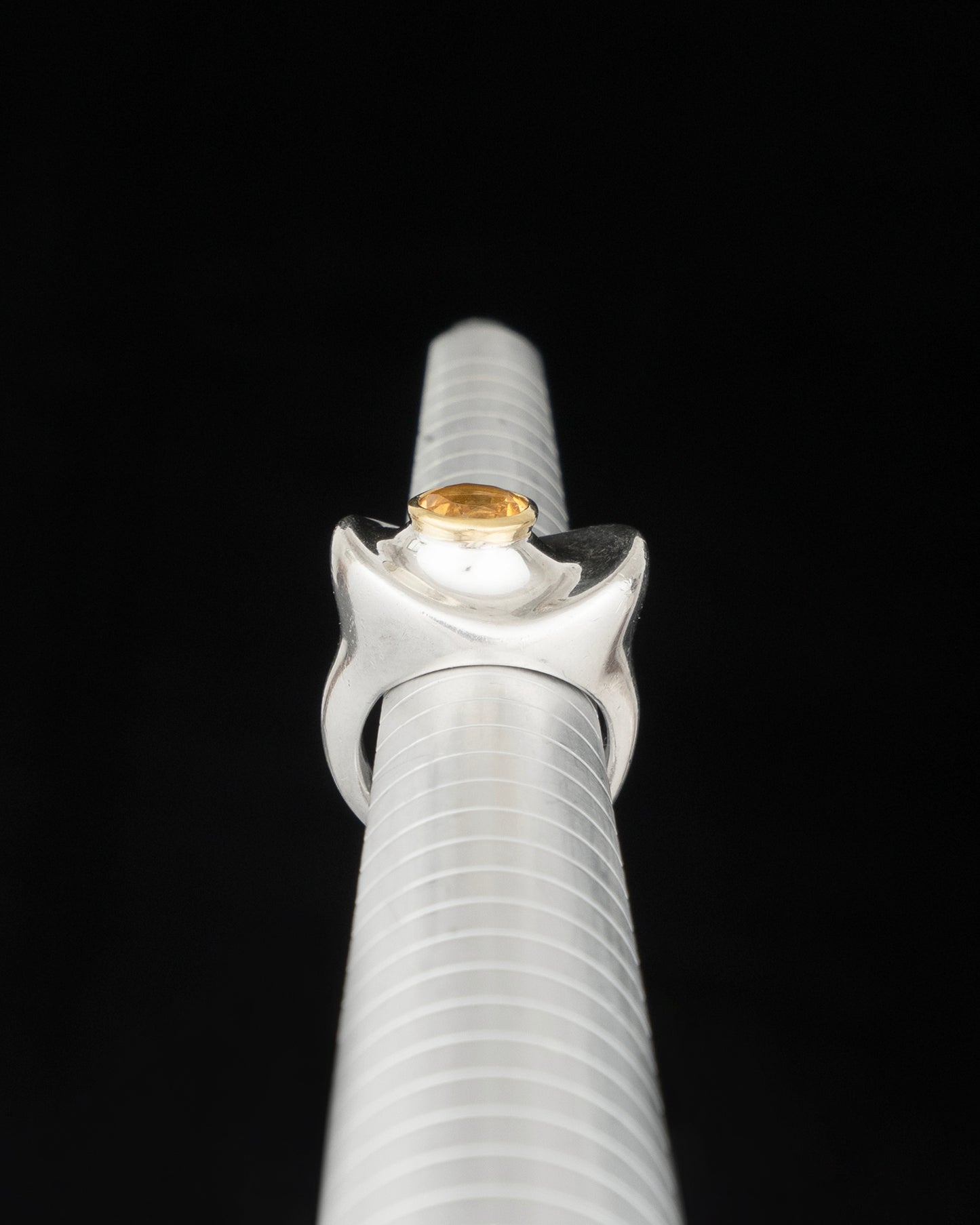 fing J26103