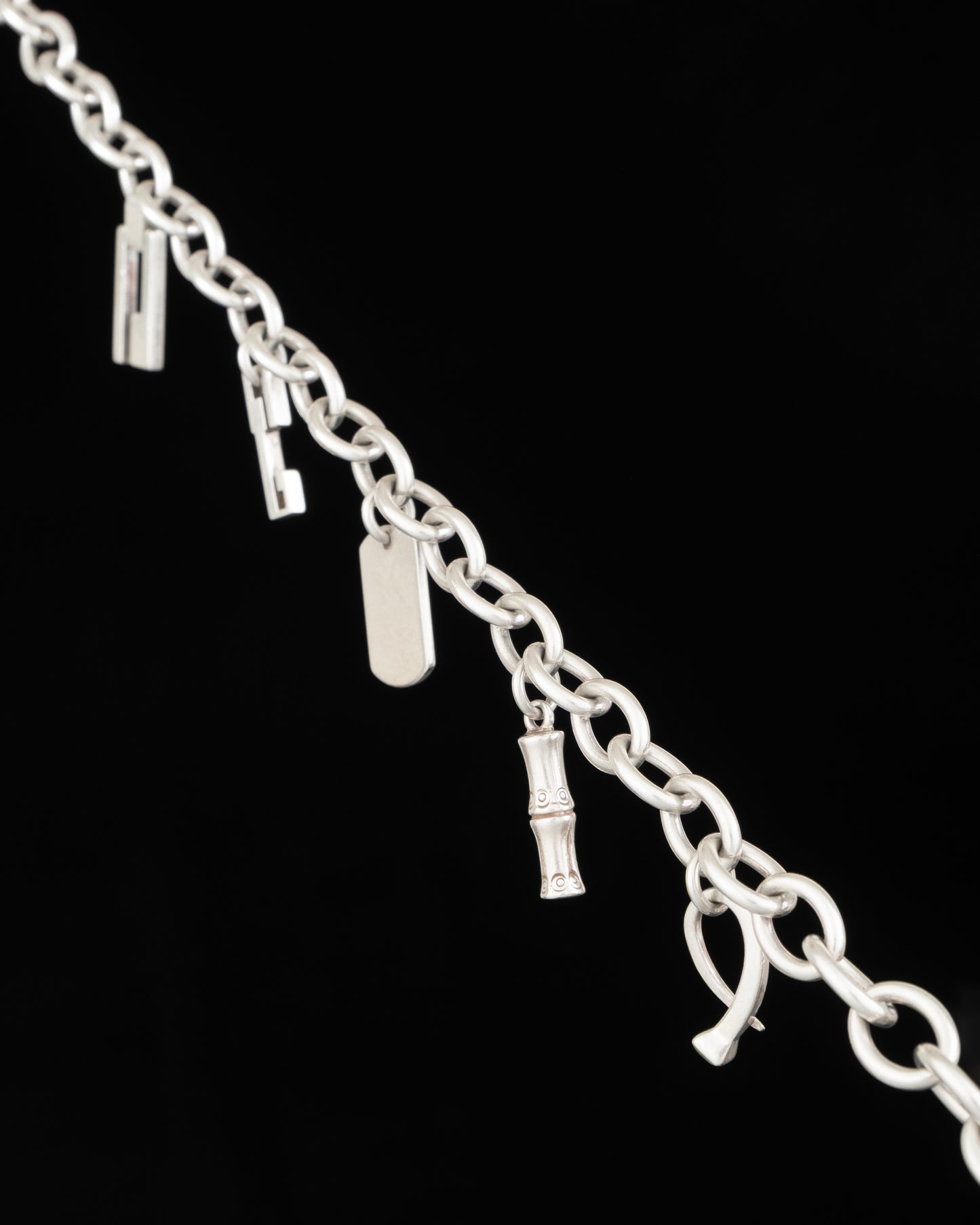 neck J2681